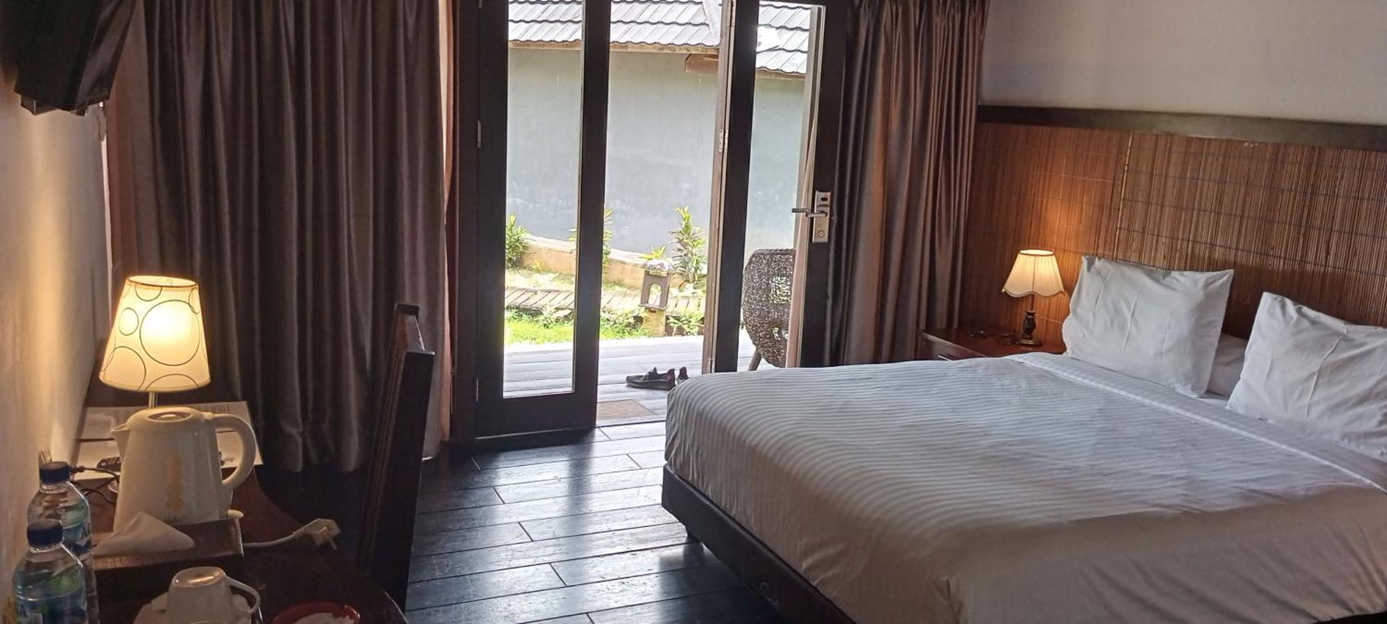 Kasuari Valley Beach Resort Sorong Exterior foto
